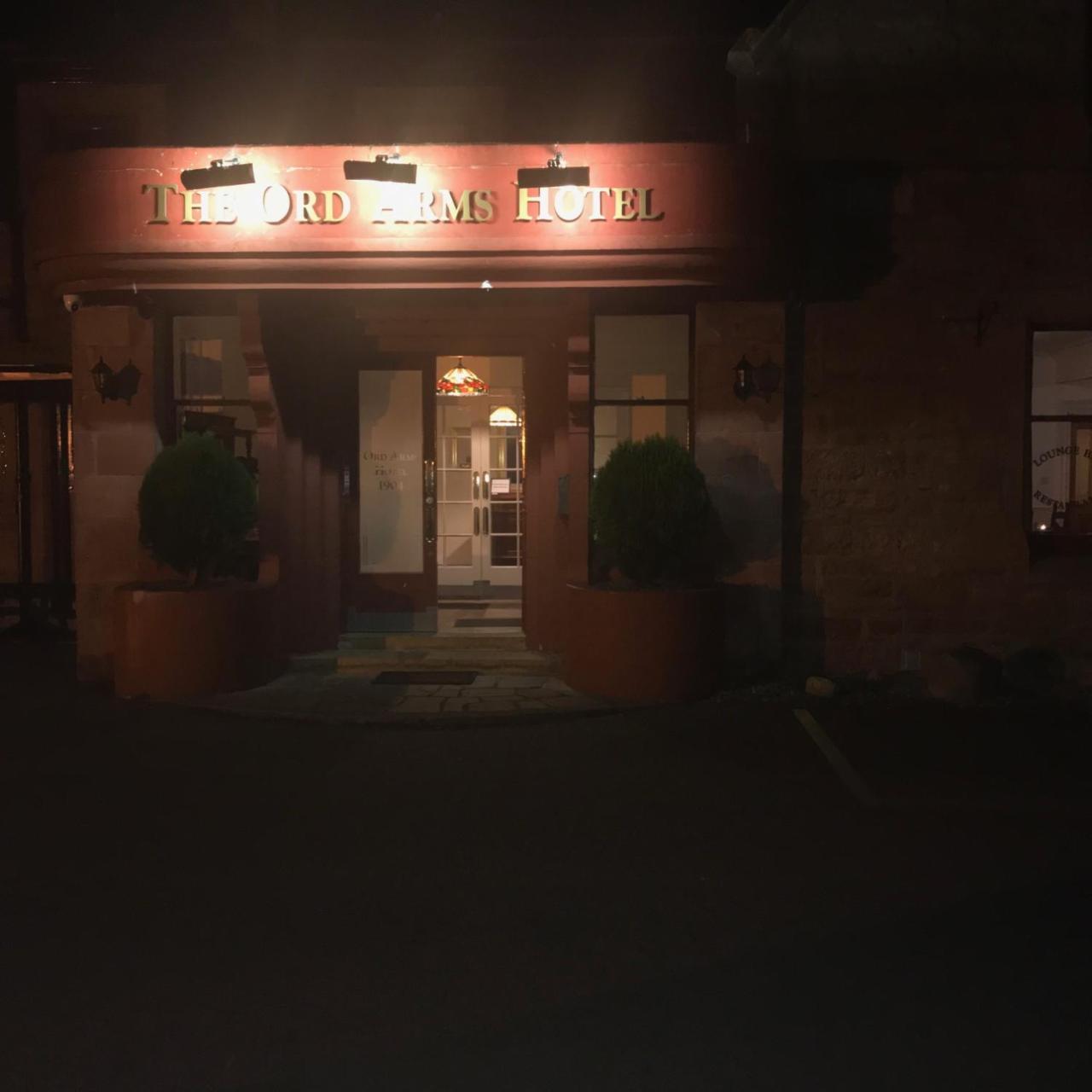 Ord Arms Hotel Muir of Ord Eksteriør bilde